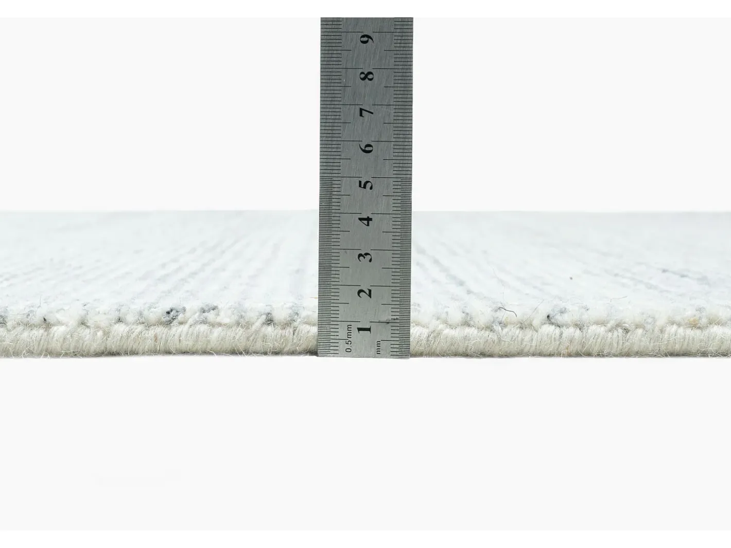 Hot Alfombra Hygge de viscosa y lana 70x140 cm plata Boston Plateado