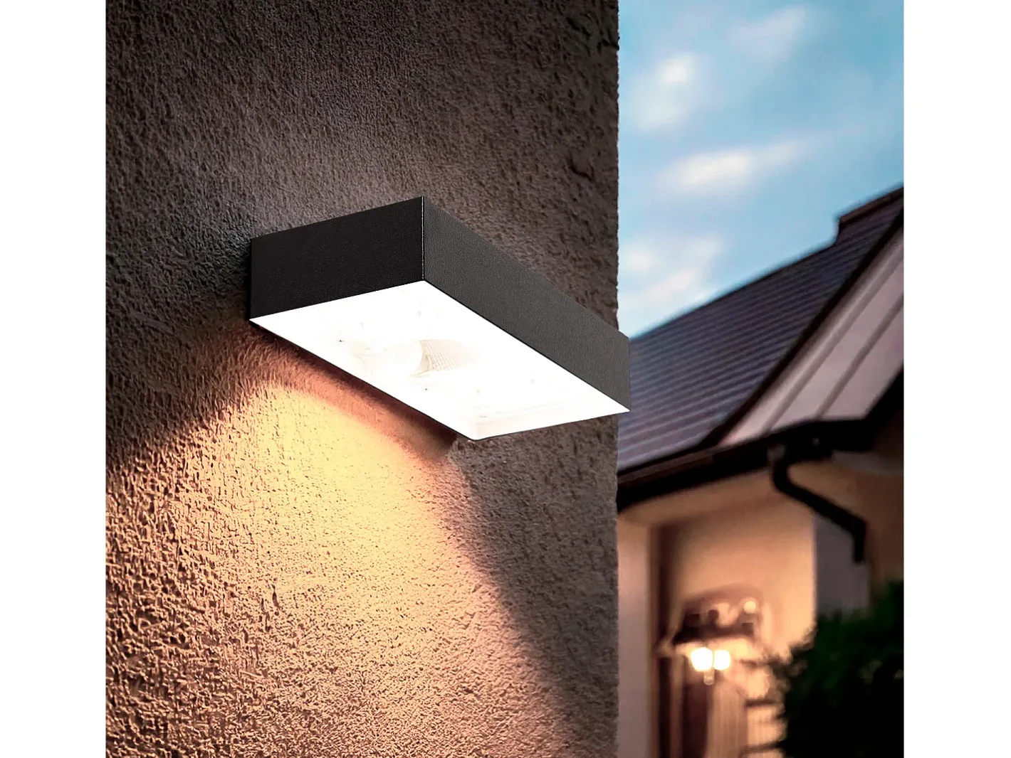 Ledkia Aplique de Pared Exterior LED 6W con Sensor de Movimiento PIR Karl Solar 3000K Blanco Cálido Negro Outlet