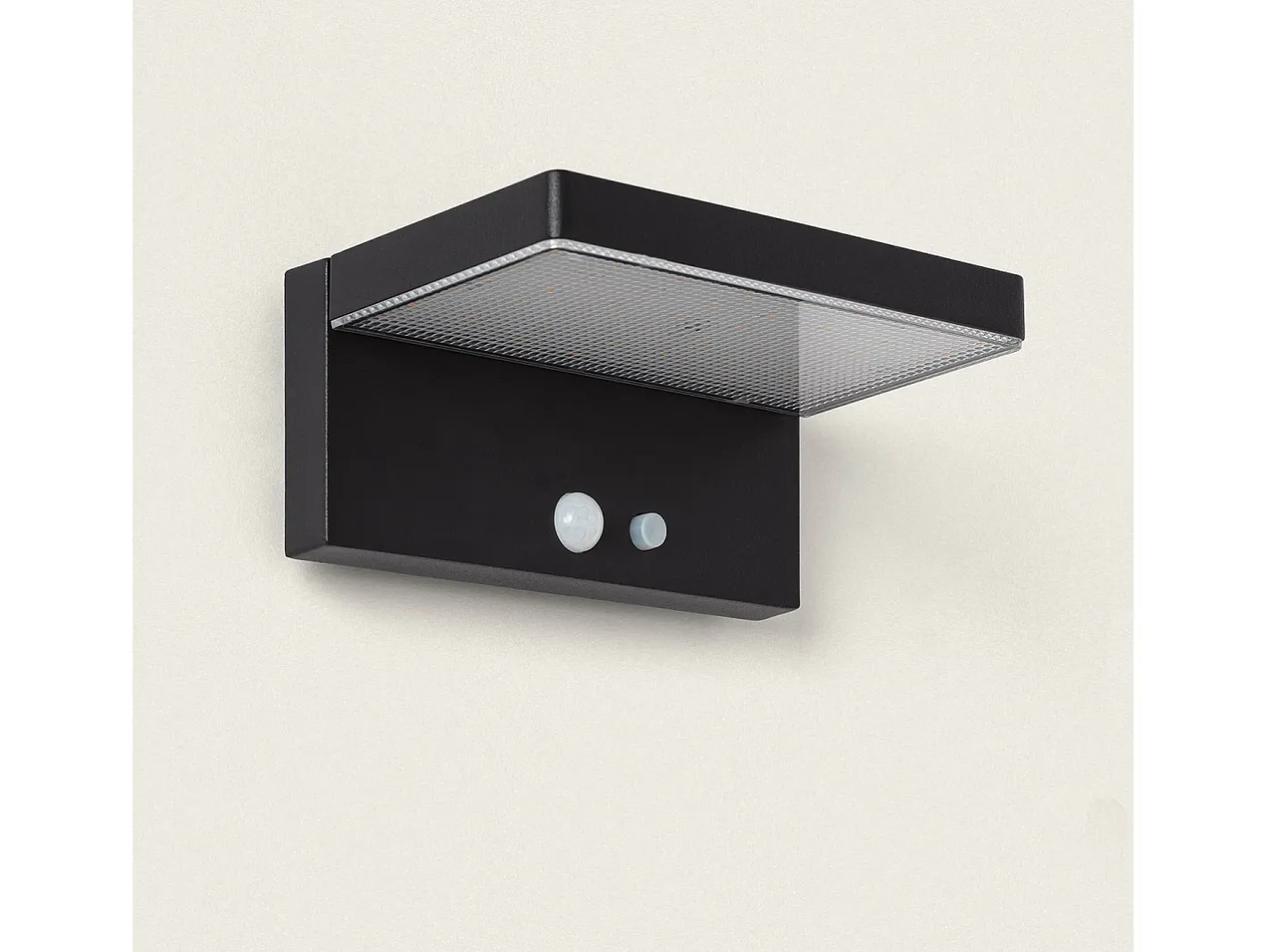 Ledkia Aplique de Pared Exterior Solar LED 5W Aluminio con Sensor de Movimiento Bran Negro Outlet