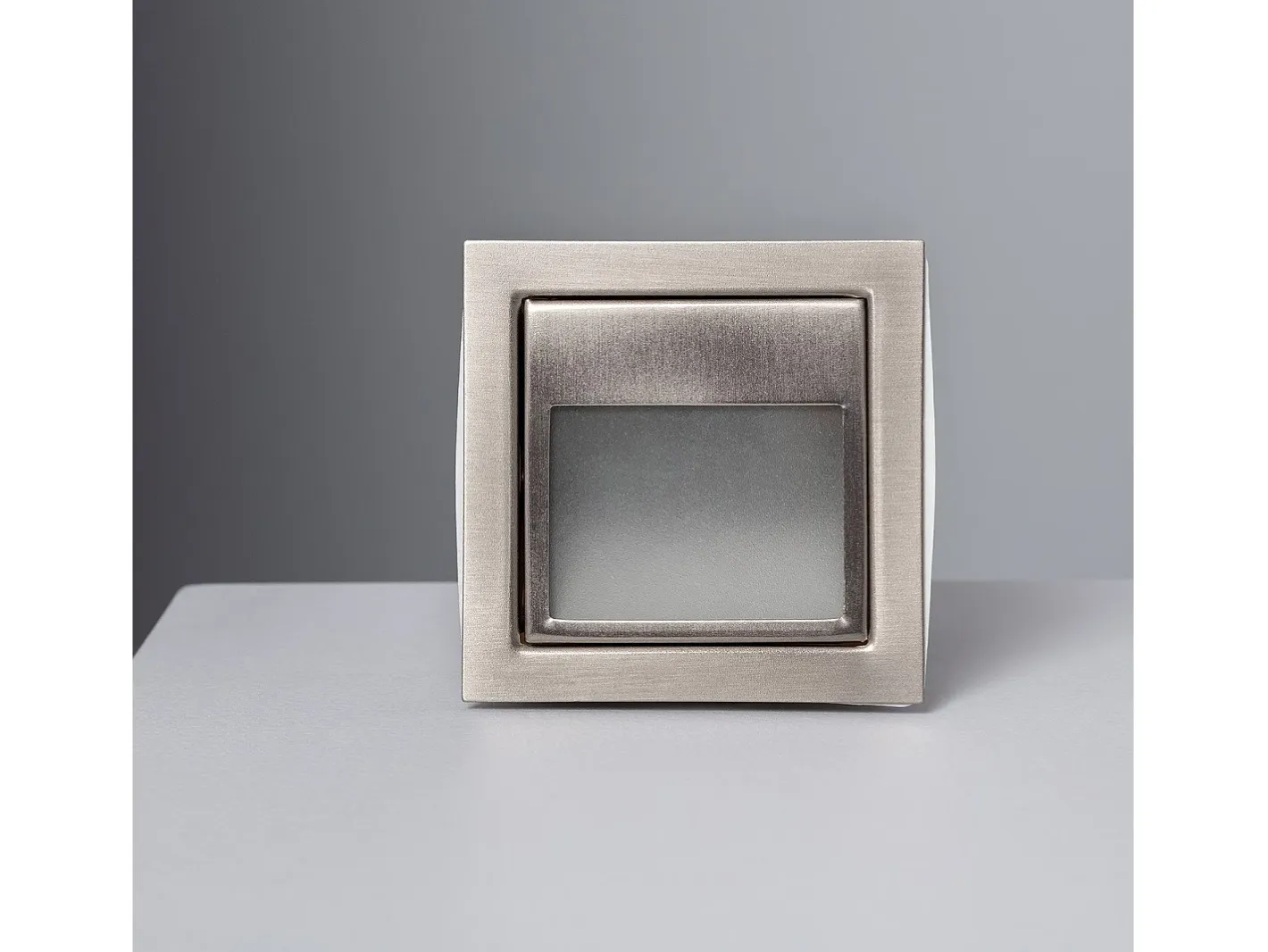 Ledkia Iluminación Exterior-Baliza de Pared LED 1.5W Empotrable Acero Larry 5000K Blanco Frío Plateado