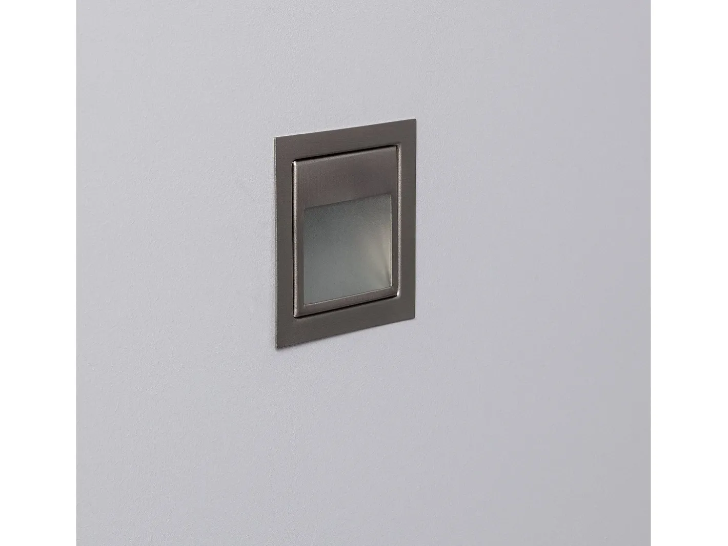 Ledkia Iluminación Exterior-Baliza de Pared LED 1.5W Empotrable Acero Larry 3000K Blanco Cálido Plateado