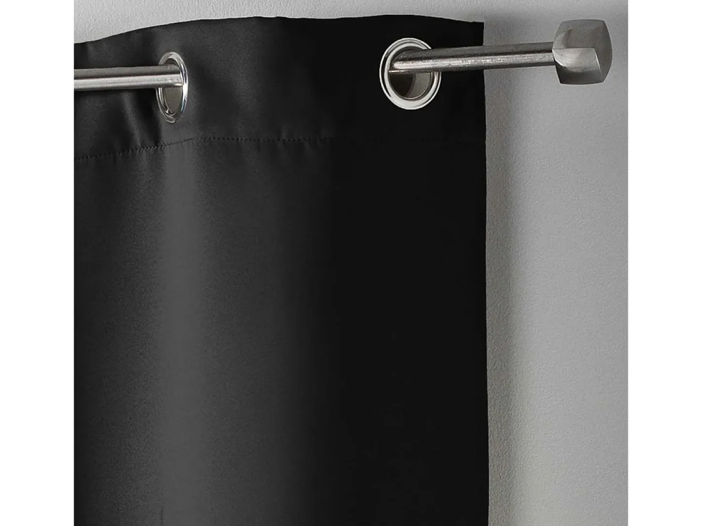 Douceur d'intérieur Ropa De Casa-Cortina opaca lisa con ollaos 135 x 240 cm Negro