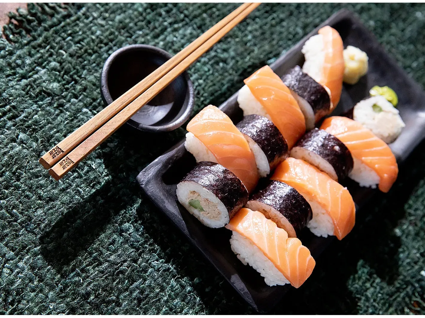 Best Bazar Bizar El Plato De Sushi Quemado - - M Negro
