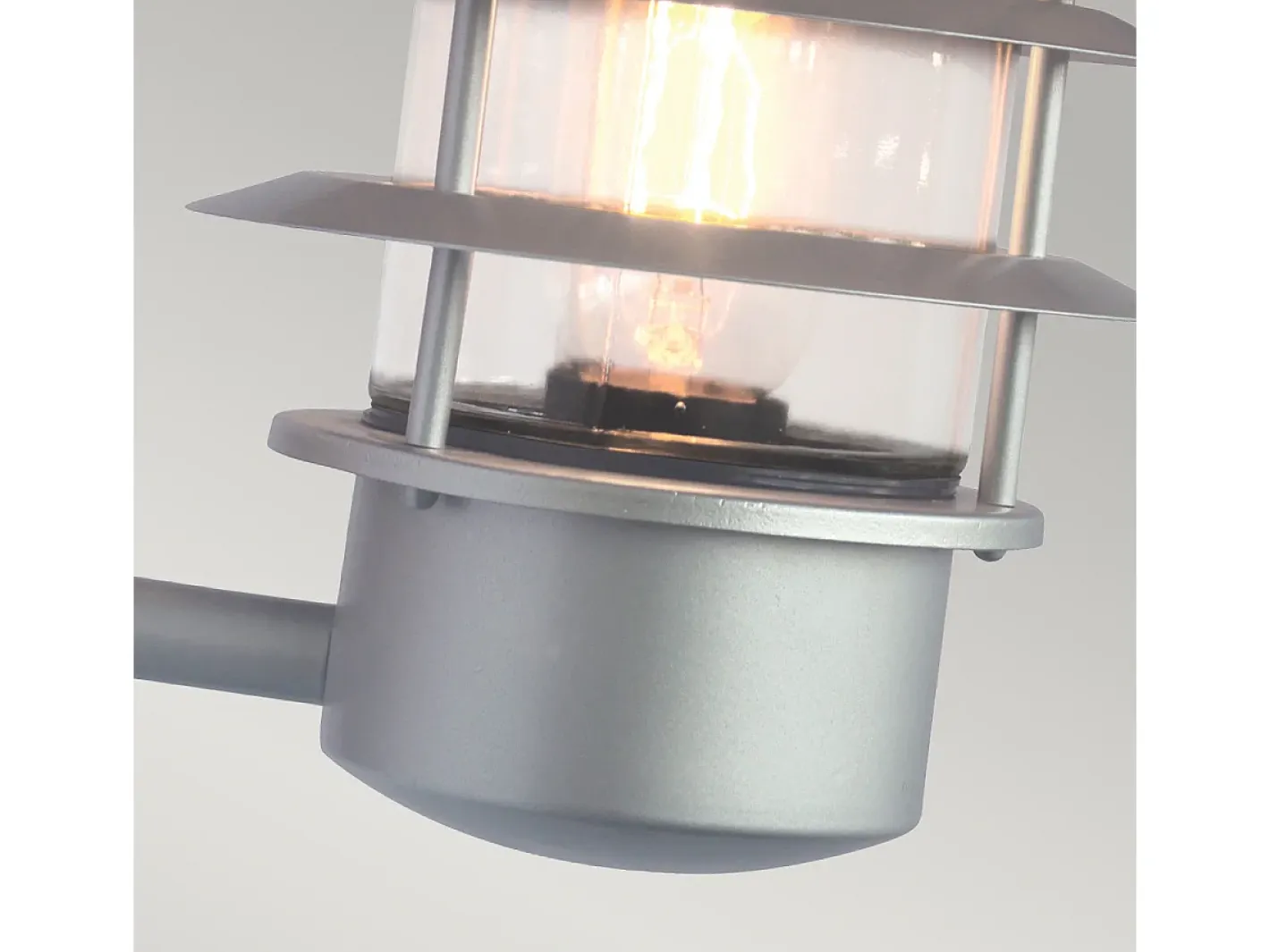 Iluminación Exterior-Elstead Helsingor 1 ljus utomhuslykta ljus silver med PIR rörelsesensor IP44, E27 Plateado