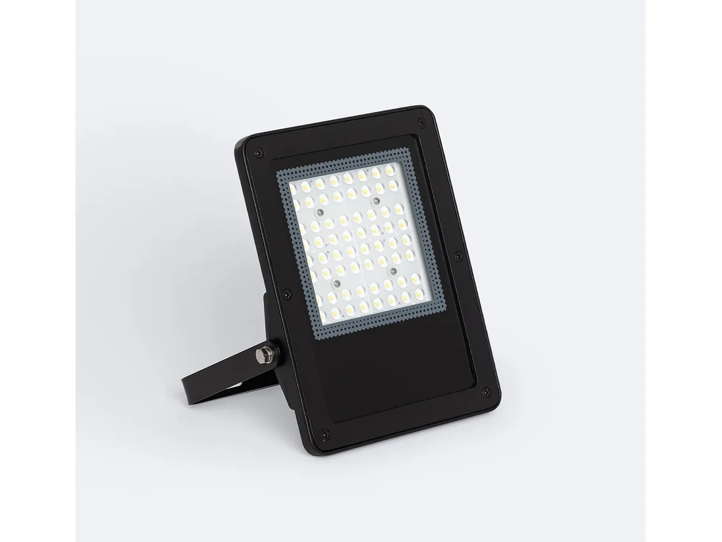 Ledkia Iluminación Exterior-Foco Proyector LED 50W Regulable 0-10V 170 lm/W IP65 ELEGANCE Slim PRO 3000K 120º Blanco Cálido Negro