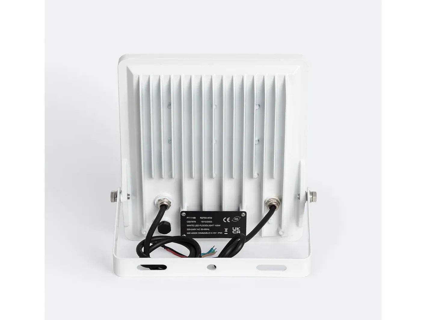 Outlet Ledkia Foco Proyector LED 100W Regulable 0-10V 170 lm/W IP65 ELEGANCE Slim PRO 3000K 90º Cálido Blanco