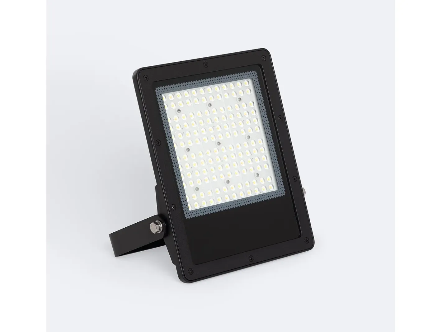 Ledkia Foco Proyector LED 100W Regulable 0-10V 170 lm/W IP65 ELEGANCE Slim PRO 3000K 30º Blanco Cálido Negro