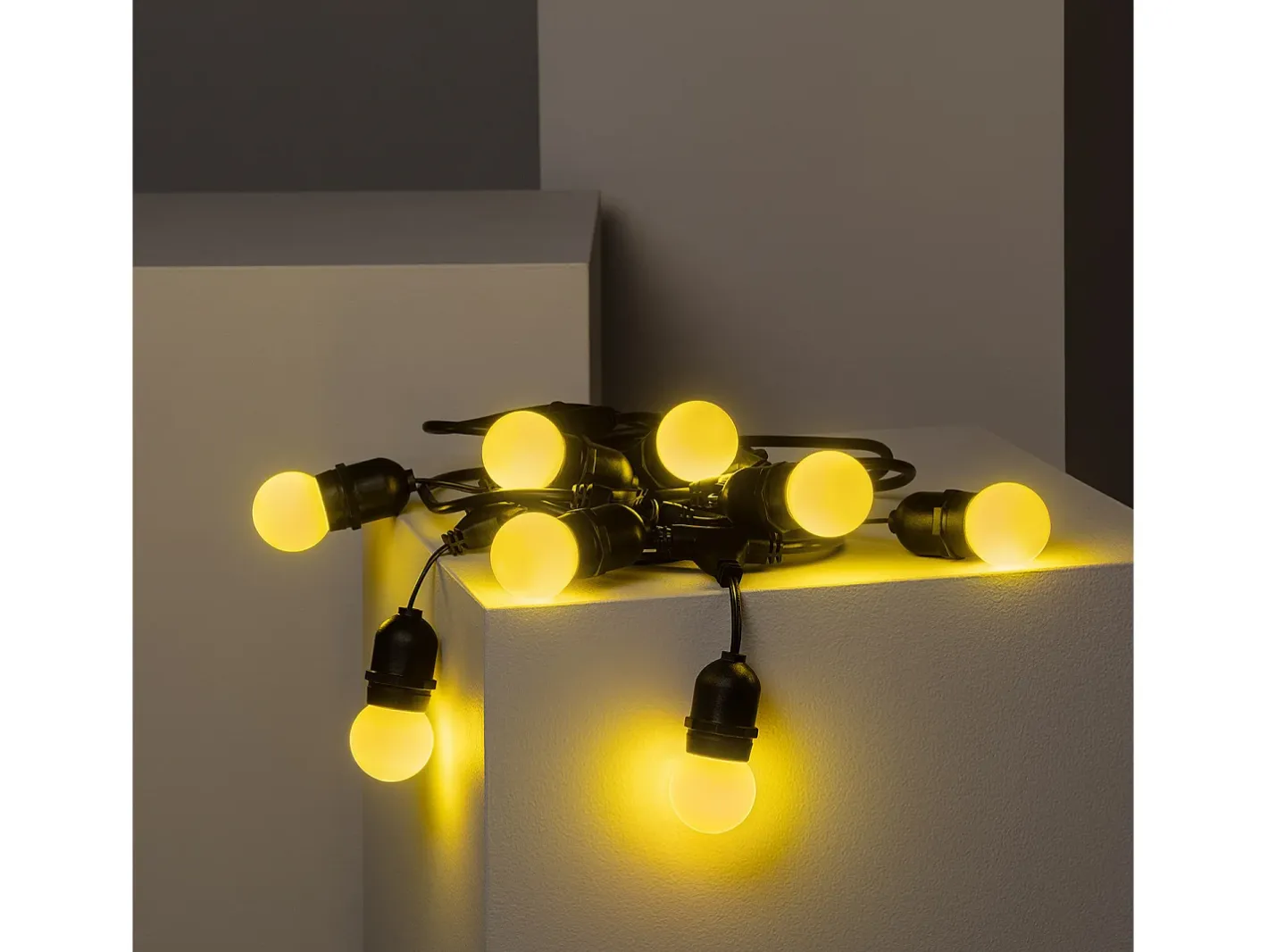 Ledkia Guirnalda Exterior con Bombillas LED E27 5.5m IP65 Negro Amarillo Multicolor Discount