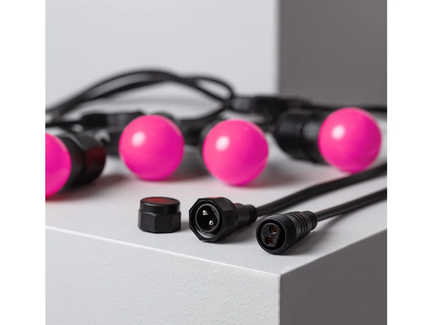 Ledkia Guirnalda Exterior con Bombillas LED E27 5.5m IP65 Negro Rosa Multicolor Clearance