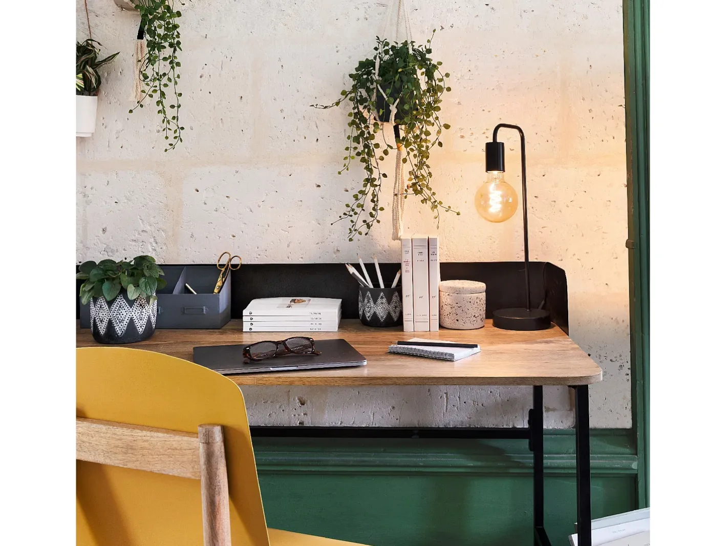 Sale Atmosphera Lámpara de mesa de metal Negro