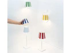 Lámpara De Mesa-Lámpara de mesa LED Poldina Lido de rayas es recargable y regulable con batería de hasta 12 horas. Para uso exterior IP65 Azul