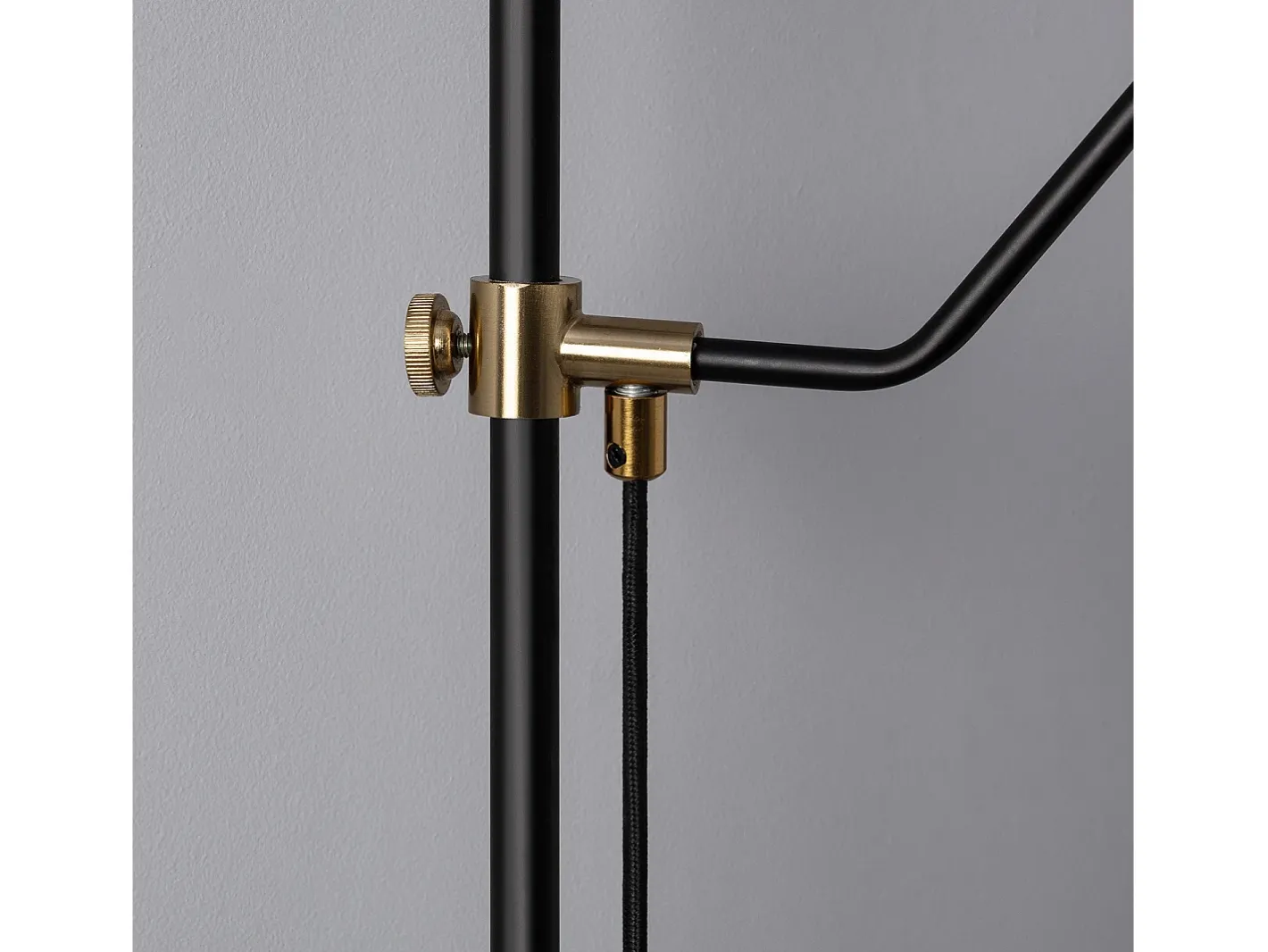 Ledkia Aplique Para Pared-Lámpara de Pared Orientable Metal Oga Negro Multicolor