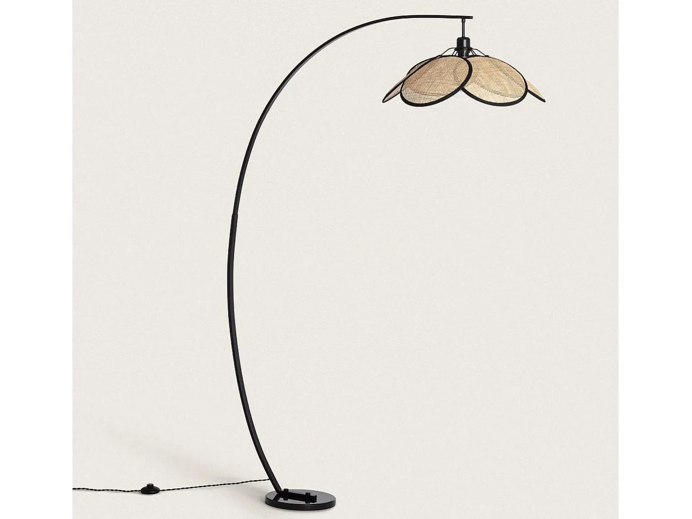 Discount Ledkia Lámpara de Pie Ratán Arco Nirvana Natural Multicolor