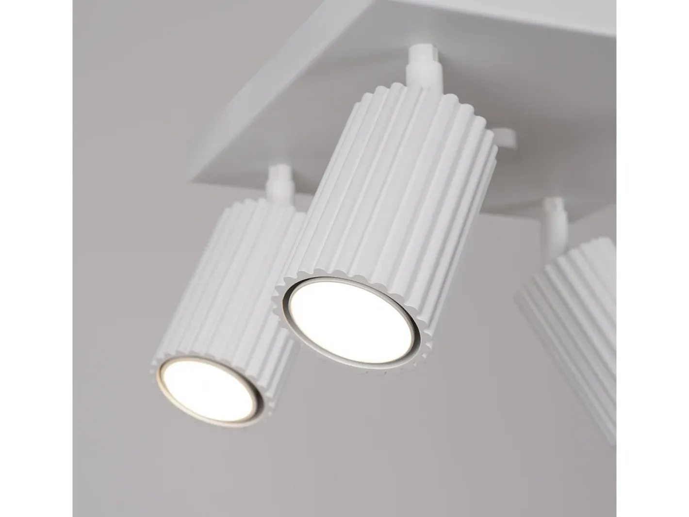 Sollux Lighting Plafón-Lámpara de techo Gloow minimalista de aluminio - 4 fuentes luminosas 3000K - L.25 x A.16,5 cm - Blanco