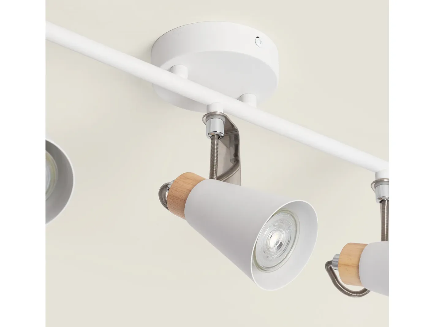 Ledkia Lámpara de Techo Orientable Metal y Madera 3 Focos Mara Blanco Multicolor Outlet