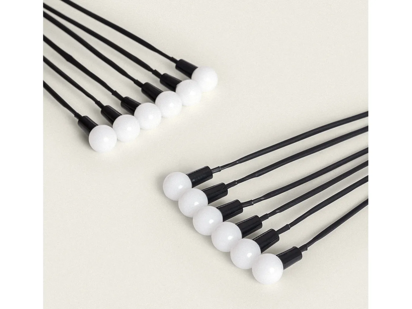 Ledkia Pack de 2 Pinchos LED Solar Exterior LightningBug 3000K Blanco Cálido Multicolor Best