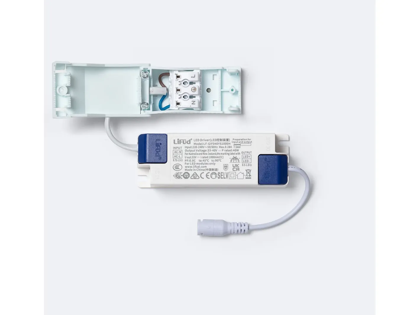 Ledkia Plafón-Panel LED 60x60 cm 40W 4000lm con Caja de Conexiones Rápidas y Cable de Seguridad 6000K LIFUD Individual Frío Blanco