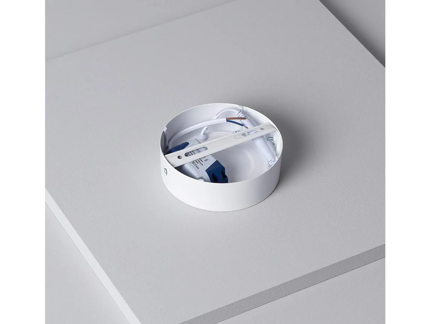 Ledkia Plafón LED 6W Circular Ø120 mm 3000K Blanco Cálido Multicolor