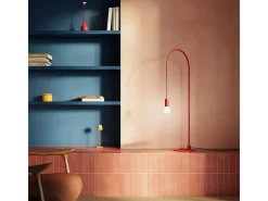 Lámpara De Mesa-Zafferano - Lámpara de mesa Filo con bombilla E27 máx. 60 W incluida, orientable 200°, H 113 cm, IP20 metal pintado - Rojo